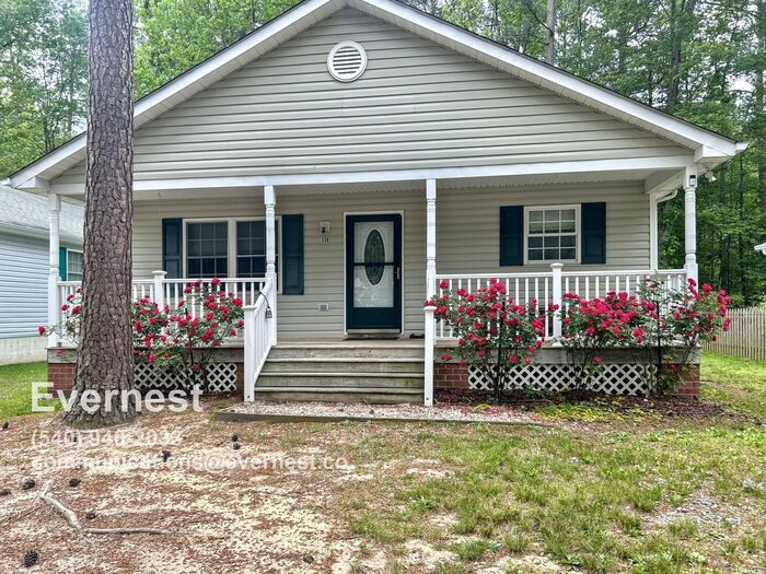 Foto principal - 3-Bedroom, 2-Bathroom Home in Convenient L...