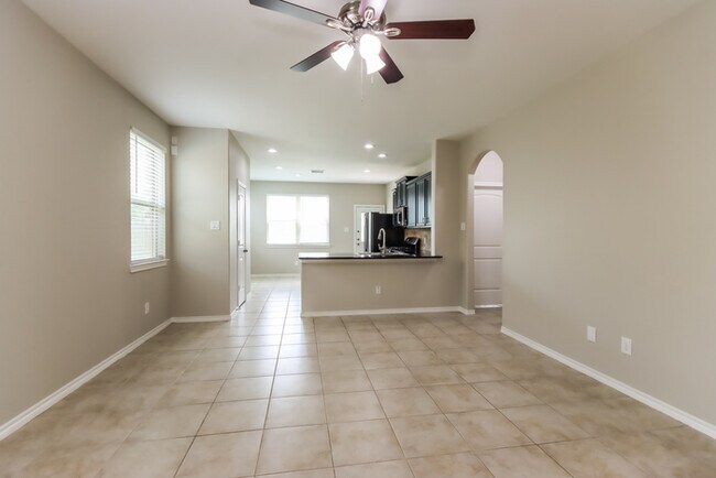 Foto del edificio - 9026 Sweet Blue Jasmine Ln