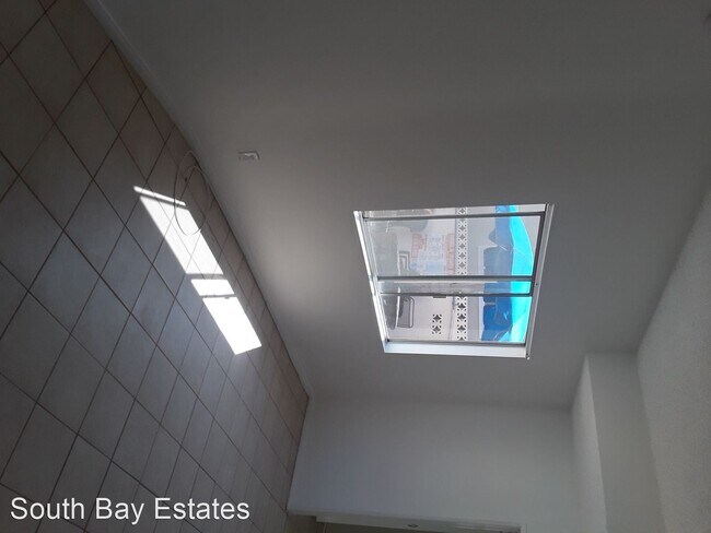 Foto del edificio - 21007 Victor St