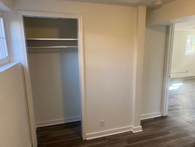 Foto del edificio - Newly Remodeled 2 Bedroom 1 Bath *Water In...