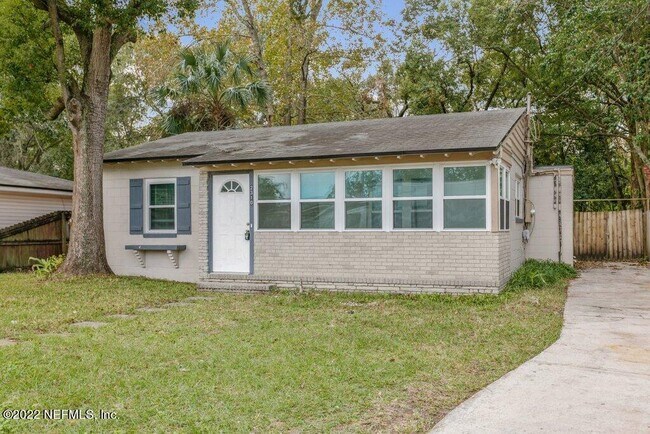 Building Photo - 2310 Mitchell Pl