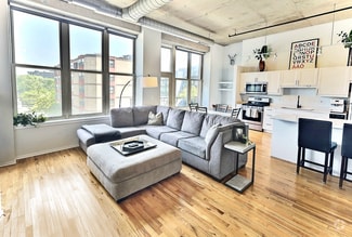 Building Photo - 6 S Laflin St