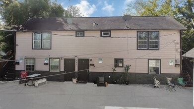 Building Photo - 605 E Hunnicutt St