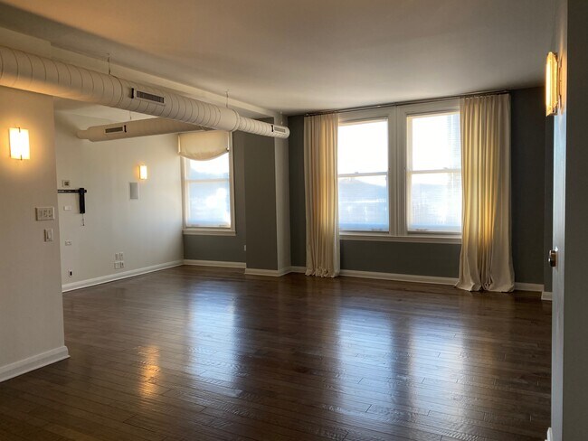 Living Room - 300 4th Ave