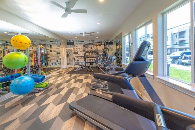 Fitness Center - Wilshire Place