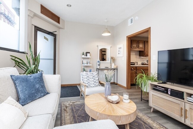 Building Photo - 265 North St