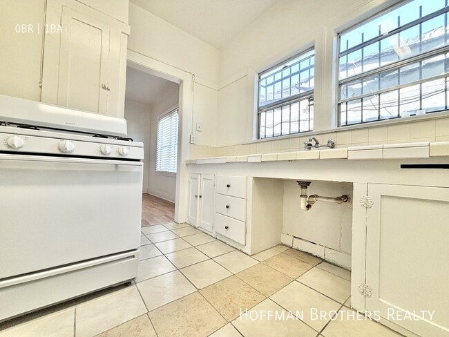 Building Photo - 2720 W 54th St