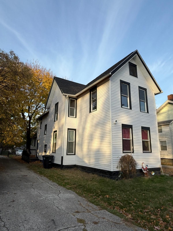 3202 Bradwell Ave Cleveland, OH 44109 – photo 3