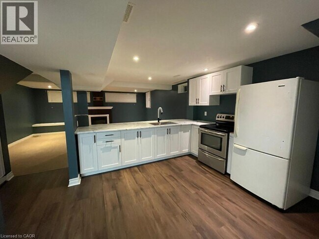 Photo du bâtiment - 11 Yorkdale Crescent