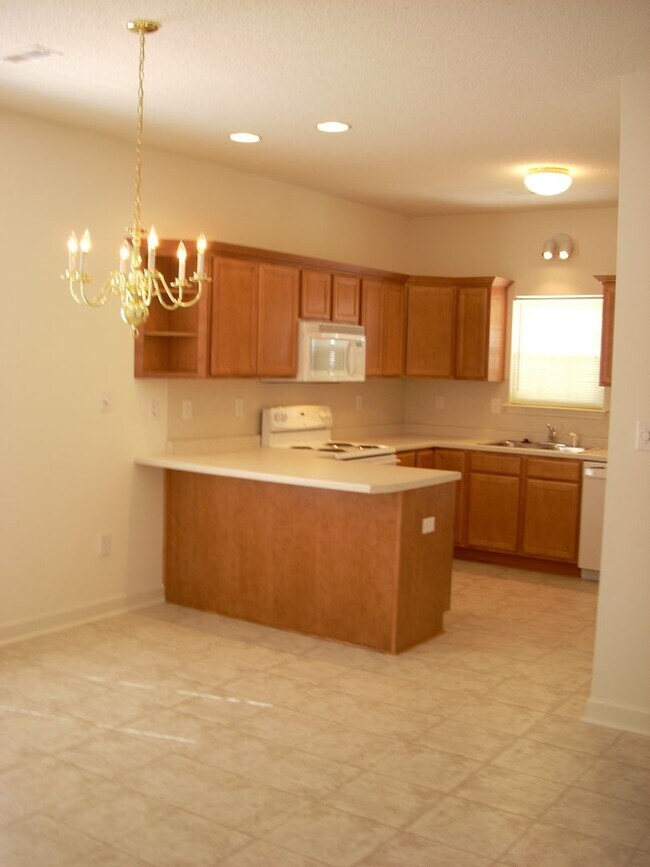 Building Photo - 187 Clusters Cir
