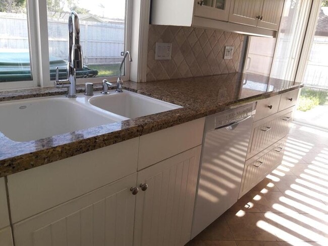 Building Photo - 131 Nixon Cir