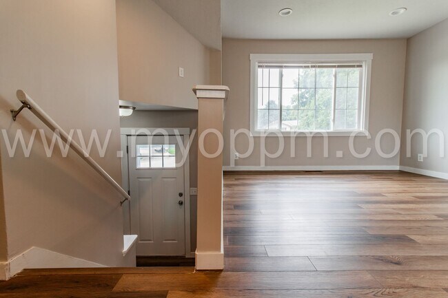 Foto del edificio - Beautifully Remodeled 3 Bedroom / 1.5 Bath Home | Millard