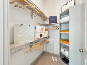 Building Photo - 170 Malone St