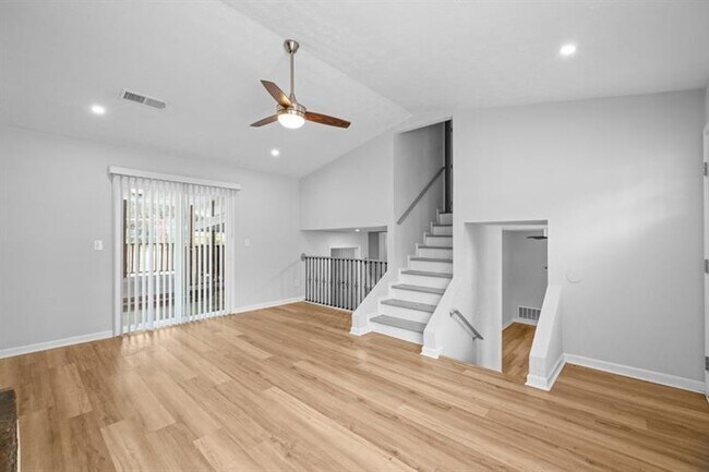 Foto del edificio - 6300 Creekford Dr