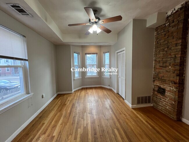 Building Photo - 171 Windsor St