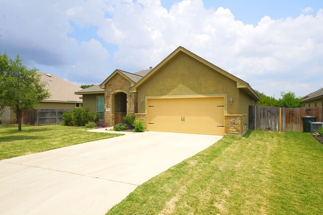 Foto del edificio - Beautiful Selma Living. Realtor Commission: $500