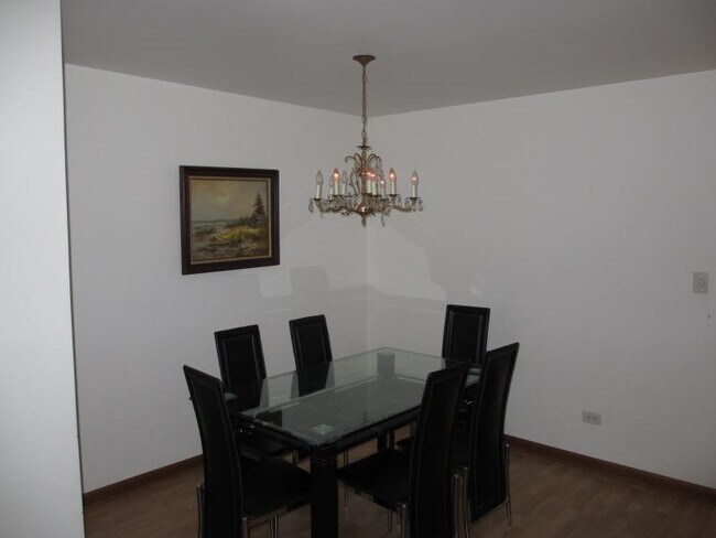 Building Photo - 1208 WHISPERING HILLS CT #2A