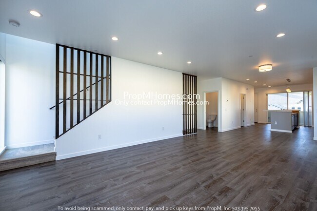 Building Photo - Three Bedroom Retreat with Off-Street Parking and Private Balcony! DEPOSIT SPECIAL