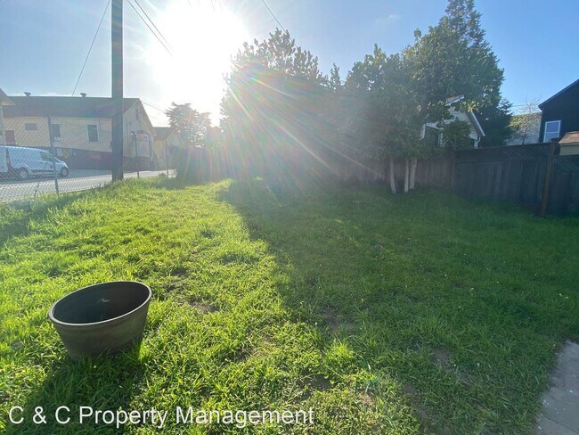 Building Photo - 2 br, 1 bath House - 237 Belden