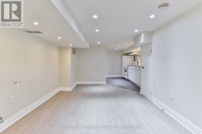Building Photo - 281 Symington Ave