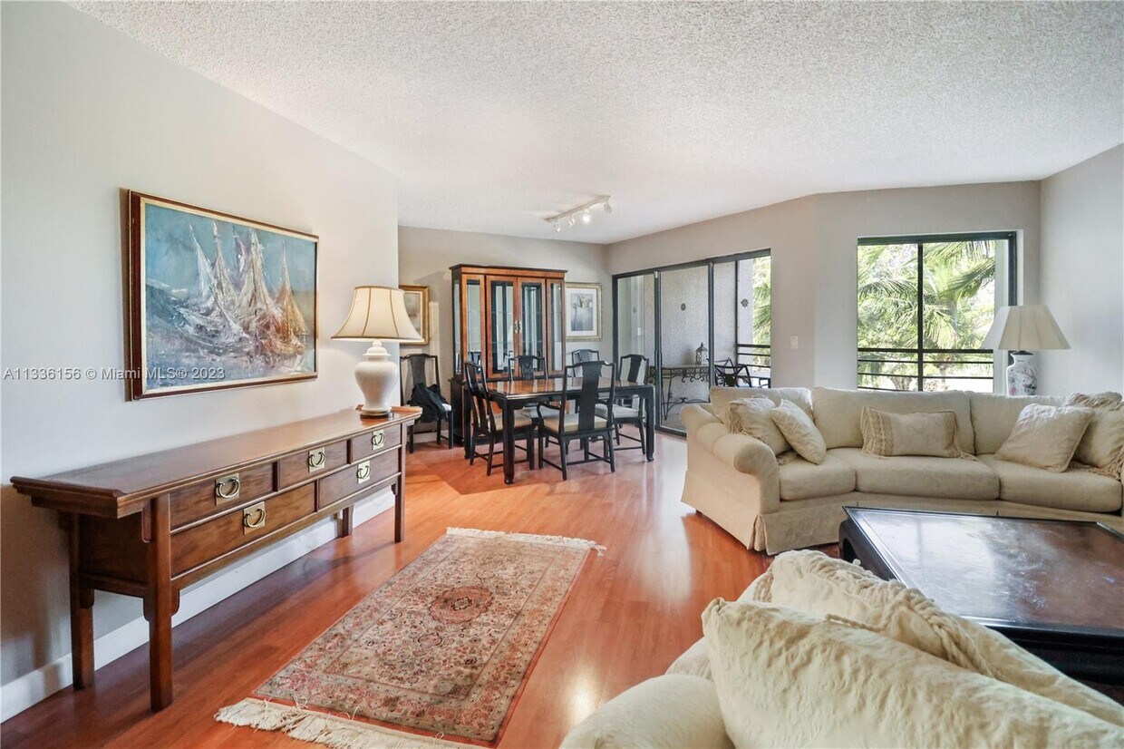 5700 Camino del Sol Unit 303, Boca Raton, FL 33433 Room for Rent in