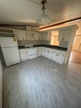 Building Photo - 403 S Alligator Ln