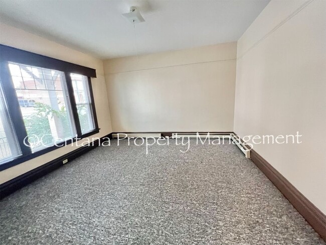 Foto del edificio - 3 bedroom apartment near Campus, Park St (...