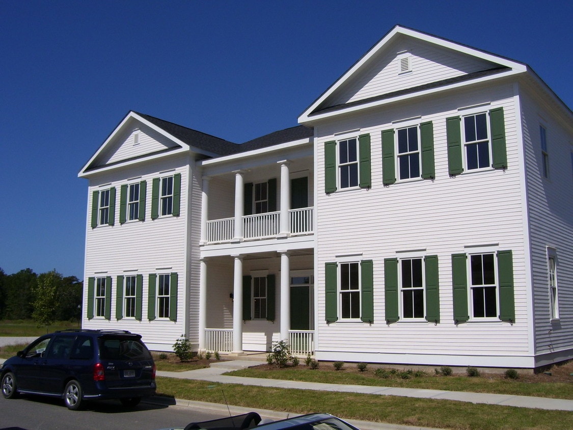 4 Crabapple Cir, Savannah, GA 31407 Condo for Rent in Savannah, GA