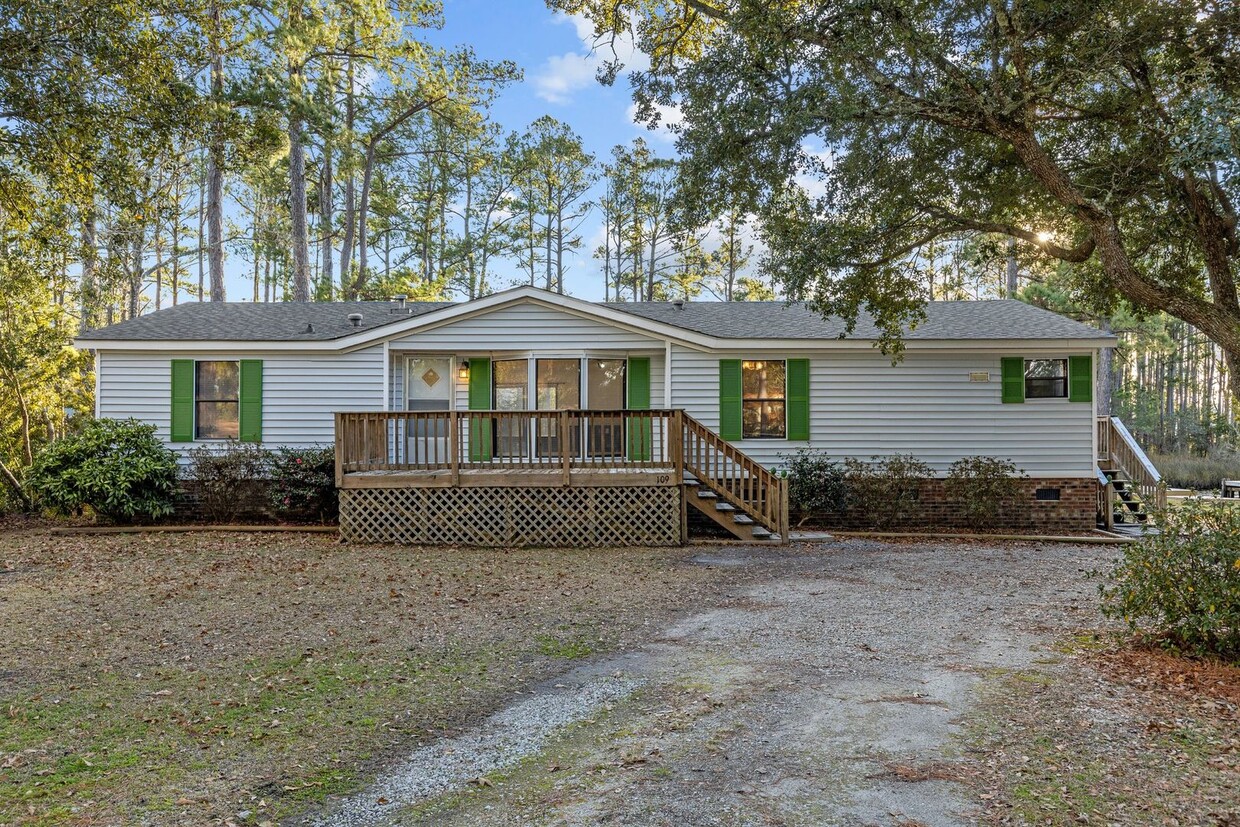 Primary Photo - 109 Longleaf Dr