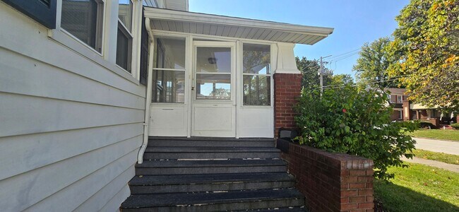 Foto del edificio - West End Home offering 3 Bedrooms, 1 bath!