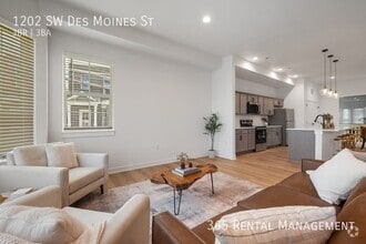 Building Photo - 1202 SW Des Moines St