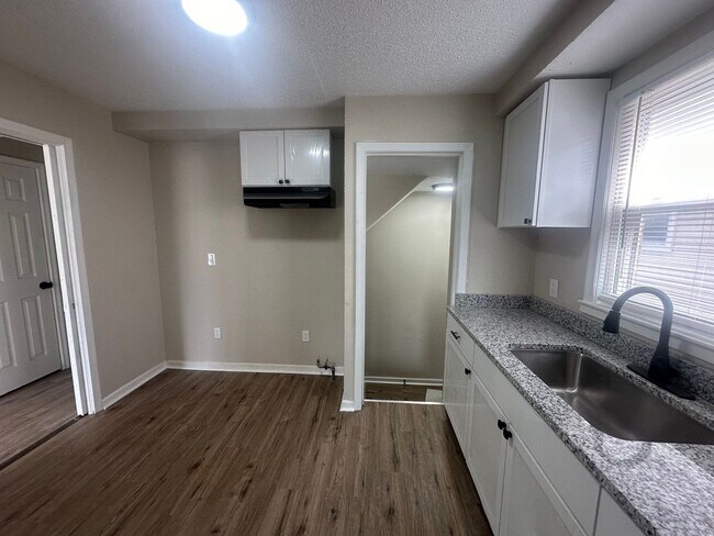 Foto del edificio - Renovated Single-Family Home – We Welcome ...