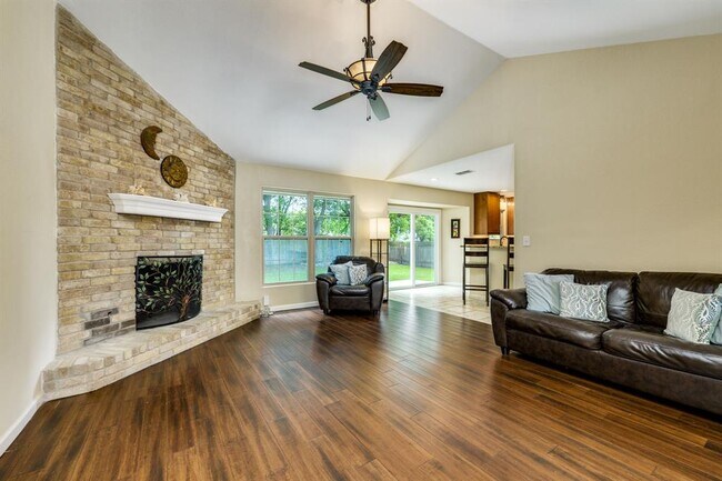 Foto del edificio - 1307 S Meadows Dr