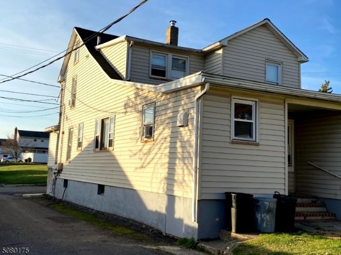 444 James St Unit B, Phillipsburg, NJ 08865 Room for Rent in