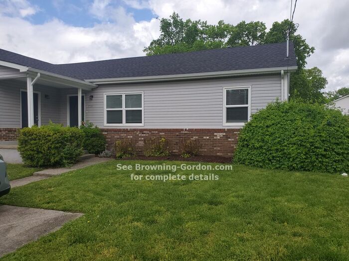 Two bedroom Duplex in Bellevue!