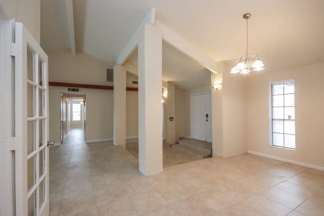 Building Photo - 2565 W Monterey Ave
