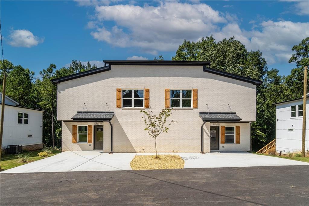 Foto principal - 2387 Highpoint Rd