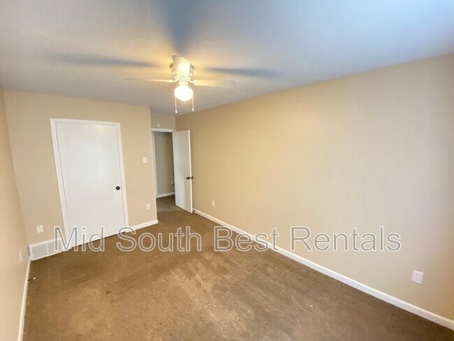 Foto del edificio - 3506 Fox Meadows Rd