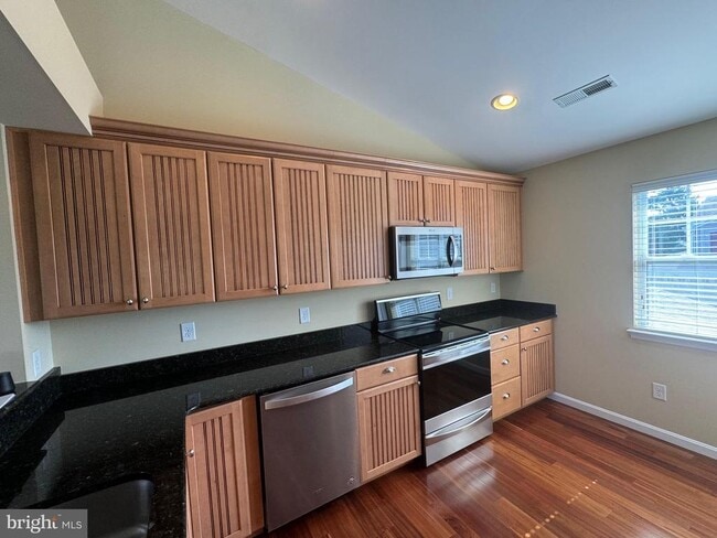 Building Photo - 18932 Shore Pointe Ct