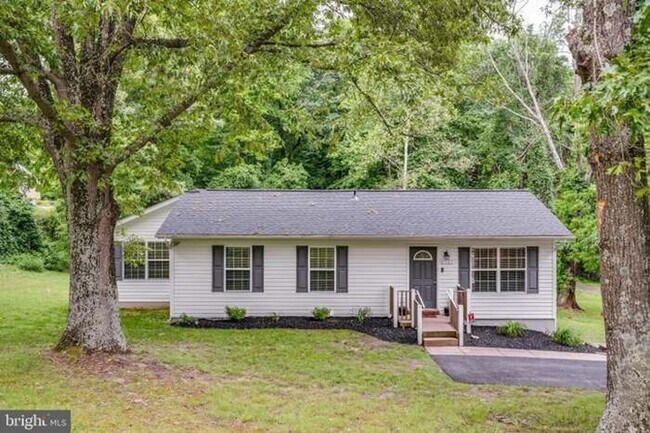 Building Photo - 3757 Hunting Creek Rd