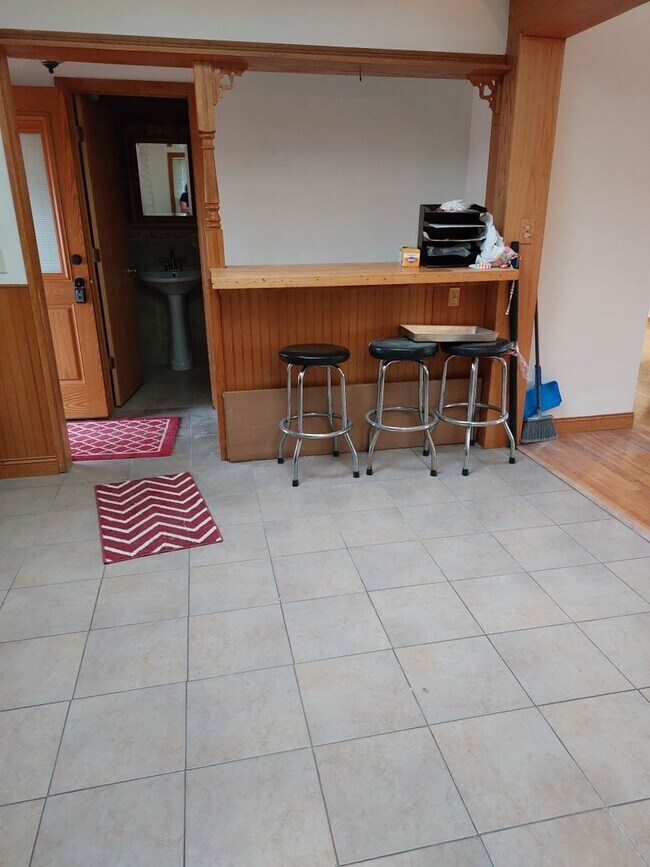 Foto del edificio - Corner lot with fenced in backyard!