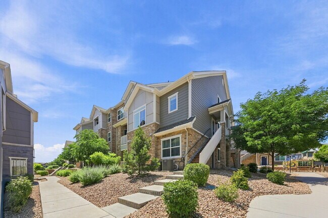 Foto del edificio - $2,645.95 - 3 Bed, 3 Bath Condo in Aurora with In Unit Laundry!