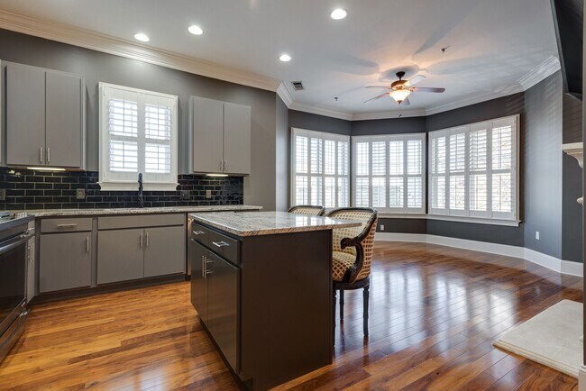 Foto del edificio - 4120 Ridgefield Dr