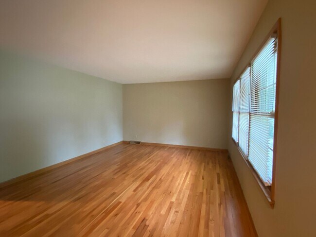 Foto del edificio - 3 Bed 3 Bath Home