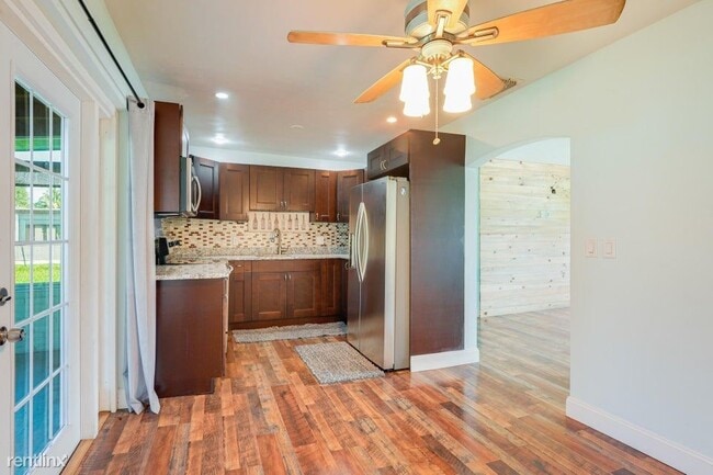 Building Photo - 3 br, 2 bath House - 828 Mango Dr