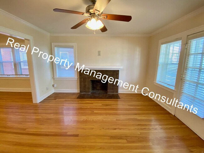 Foto del edificio - 2-Bed Apartment Close to the Plaza