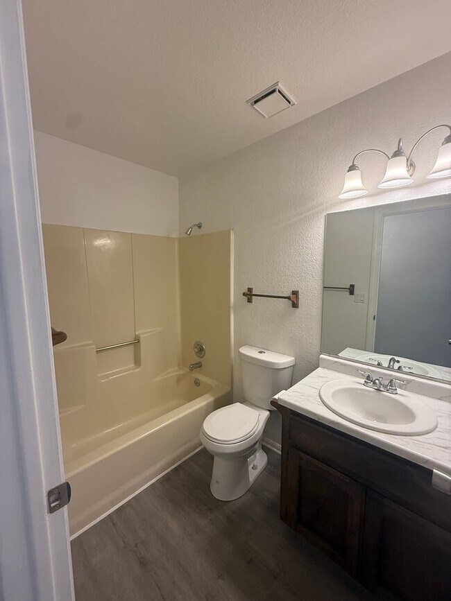 Foto del edificio - 3 Bedroom 2 Bathroom Home