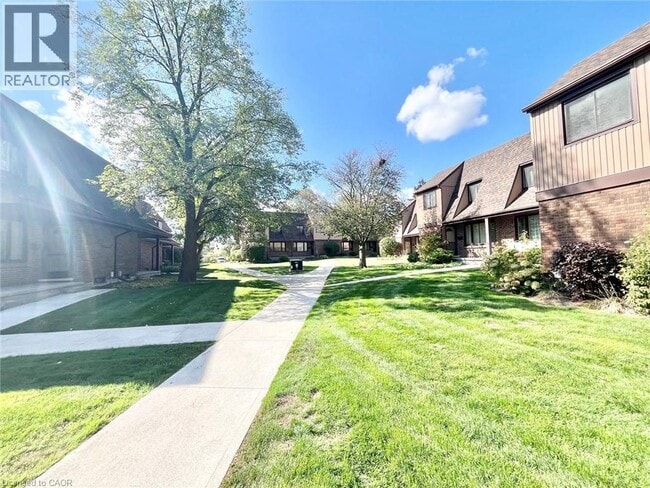 Building Photo - 279 Sandowne Dr