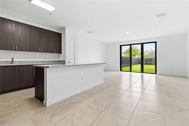 Foto del edificio - 22348 SW 115th Ct