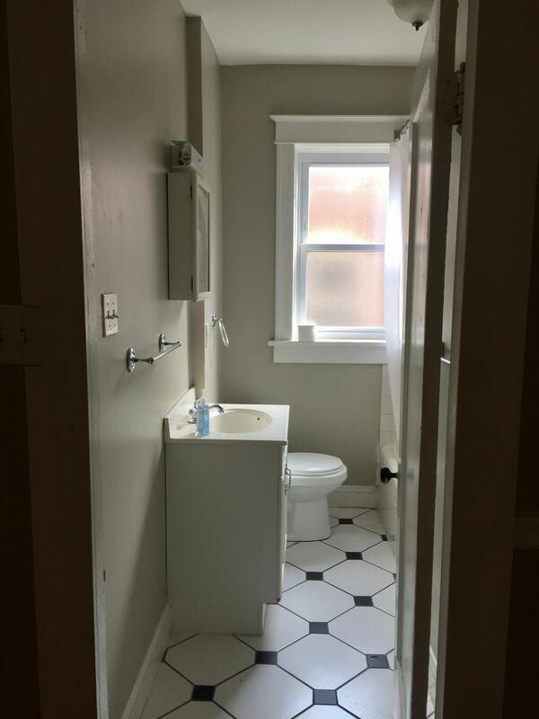 Building Photo - 1525 McCausland Ave